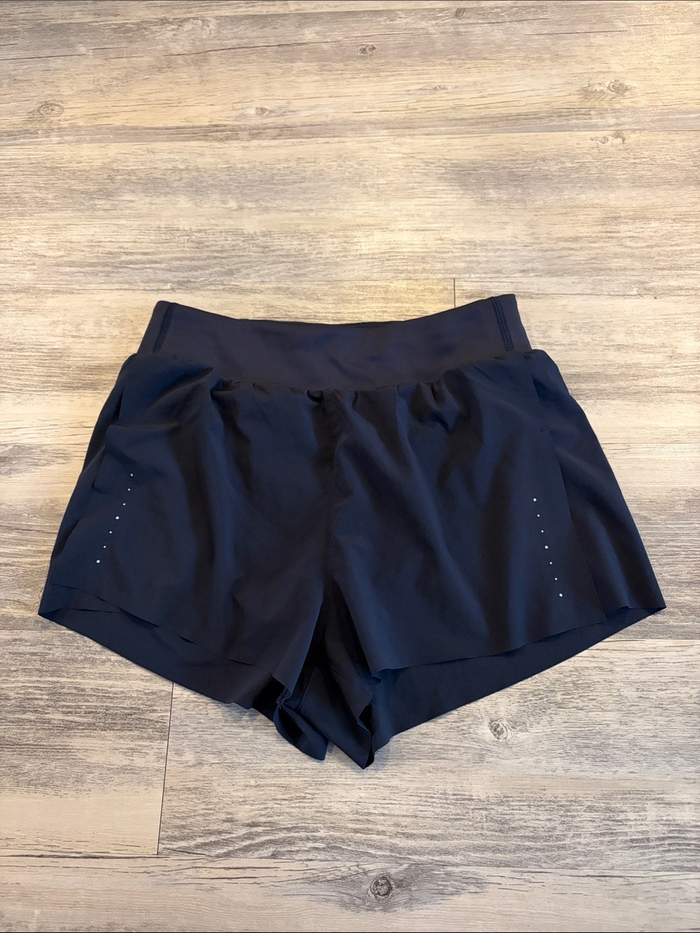 Athleta Fast Route Mid Rise 2" Run Short